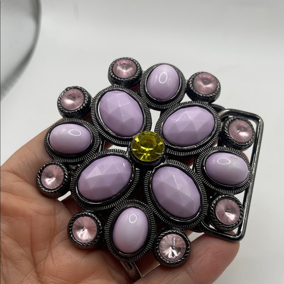 Jewelry - Elegant Purple and Yellow Gemstone buckle